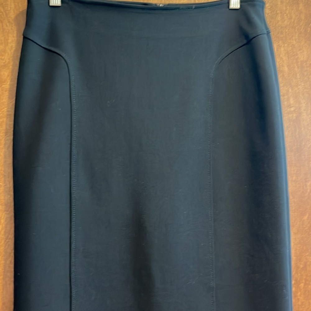 Luxurious black wool skirt made in Italy sz 44